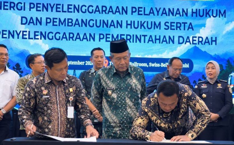 Wali Kota Sungai Penuh Alfin saat menghadiri Sosialisasi Kekayaan Intelektual dan Launching Jambi IP Ecosystem di Jambi, Kamis (24/9).