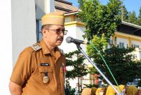 Asisten III Setda Kota Sungai Penuh M. Rasyid memimpin apel Senin ASN di halaman Kantor Wali Kota Sungai Penuh.