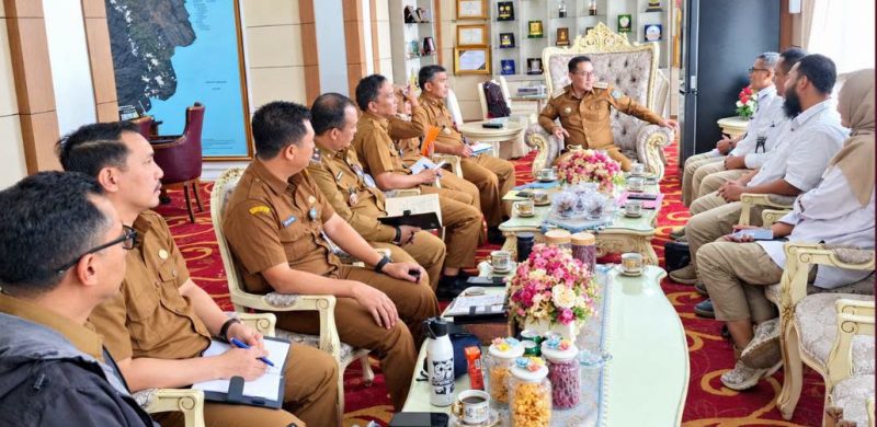 Wako Alfin bersama Plt. Kepala Balai TNKS membahas rencana flyover Sungai Penuh–Tapan.