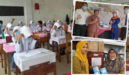 Pembagian masker kepada siswa SMAN 1 Solok Selatan.