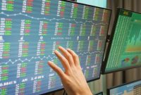 IHSG kembali melemah pada perdagangan Jumat (18/9), sementara investor asing mencatat net sell Rp1,79 triliun.(Foto : Ilustrasi grafik saham/detik.com)