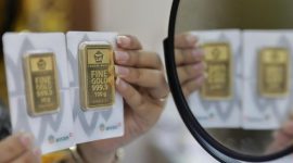 Harga emas Antam turun pada perdagangan Senin (21/9).(FOTO:CNN Indonesia/Safir Makki).