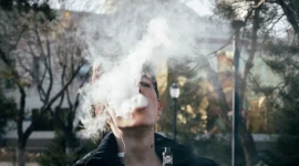 BNN baru-baru ini menemukan kandungan narkotika dalam liquid vape (rokok elektronik). (Foto: pexels)
