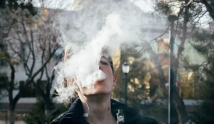 Alt Text: BNN temukan kandungan narkotika dalam liquid vape.