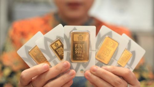 Harga emas Antam hari ini naik Rp31.000 menjadi Rp2.670.000 per gram pada Jumat, 4 September 2026.(Foto: ANTARA FOTO/Reno Esnir)