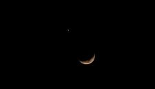 Bulan Sabit dan Venus Bersanding di Langit Indonesia, Bikin Takjub Foto: x.com