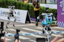 Foto: Robot humanoid Tiangong Ultra dalam ajang Humanoid Robot Half Marathon di Beijing, China, 19 April 2026. (REUTERS/Maxim Shemetov)