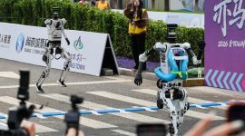 Foto: Robot humanoid Tiangong Ultra dalam ajang Humanoid Robot Half Marathon di Beijing, China, 19 April 2026. (REUTERS/Maxim Shemetov)