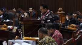 Bawaslu menyatakan tak menemukan pelanggaran syarat pendidikan Gibran pada Pemilu 2024.  (ANTARA FOTO/Indrianto Eko Suwarso)  