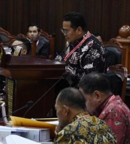 Bawaslu Tegaskan Tak Ada Pelanggaran Syarat Pendidikan Gibran