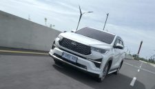 Daftar mobil hybrid terlaris di Indonesia sepanjang Januari-Agustus 2026 dengan Toyota Innova Zenix Hybrid sebagai model terlaris.(Foto: Muhammad Hafizh Gemilang/detik.com)
