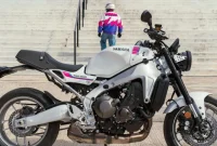 Yamaha XSR900 2027 hadir dengan warna Neon White yang mengusung nuansa balap era 1990-an untuk pasar Eropa.(Foto : Paultan)