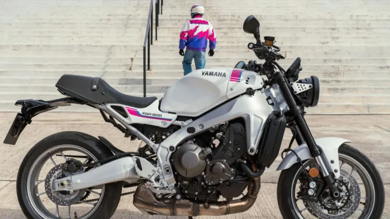 Yamaha XSR900 2027 hadir dengan warna Neon White yang mengusung nuansa balap era 1990-an untuk pasar Eropa.(Foto : Paultan)