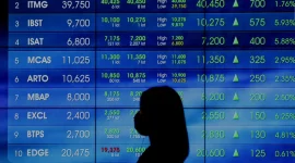 IHSG merosot tajam setelah MSCI membuka konsultasi perubahan status pasar Indonesia dari emerging market menjadi standalone market.(Foto : Liputan6.com/Angga Yuniar)