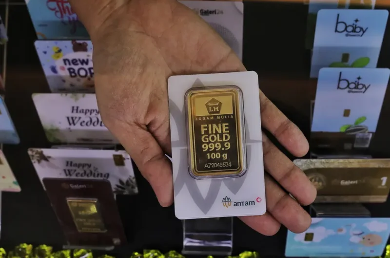 Daftar harga emas Galeri24, Antam, dan UBS di Pegadaian.(Foto : Liputan6.com/Angga Yuniar)