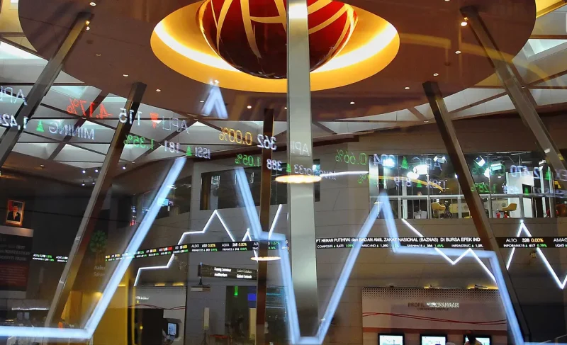 Pergerakan IHSG berpotensi melemah, sementara analis merekomendasikan sejumlah saham pilihan untuk strategi trading.(Foto : Liputan6.com/Angga Yuniar)