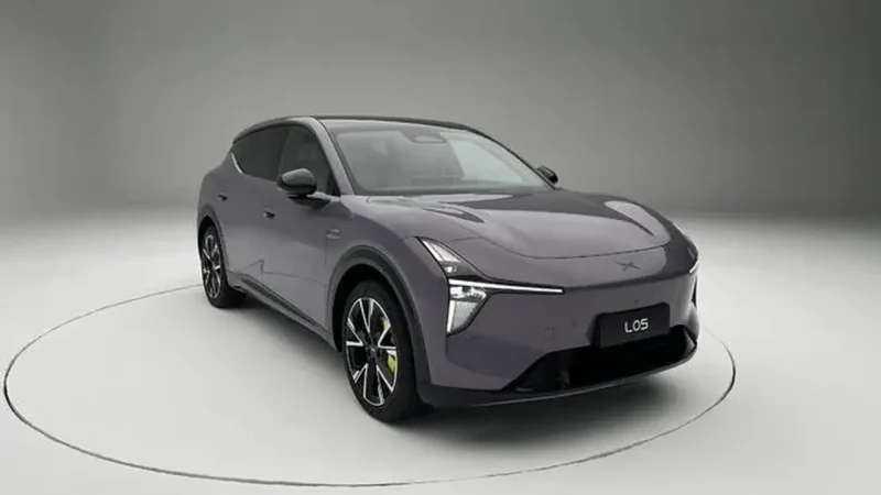 Xpeng Mona L05 hadir dengan desain sporty, fitur modern, dan pilihan penggerak EV serta EREV.(Foto : Carscoops)