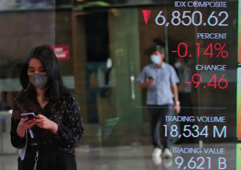 IHSG melemah pada perdagangan Rabu (28/10/2026), sementara saham BBCA dan ANTM menguat.(Foto : Liputan6.com/Angga Yuniar)