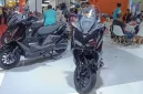 Yadea GT80 mengandalkan baterai ganda untuk mengejar jarak tempuh lebih dari 180 km dalam sekali pengisian daya.(Foto : Ist)