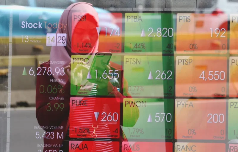  Ilustrasi perdagangan saham dan pergerakan IHSG di Bursa Efek Indonesia.(Foto : Liputan6.com/Angga Yuniar)