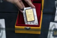 Harga emas batangan Antam naik Rp7.000 menjadi Rp2.572.000 per gram pada Sabtu, 17 Oktober 2026.(Foto : Liputan6.com/Johan Tallo)