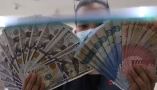  Rupiah melemah ke Rp 18.174 per dolar AS akibat tekanan global dan kenaikan harga minyak dunia. (Foto : Liputan6.com/Angga Yuniar)