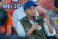 Menhut Raja Juli Antoni bersama Gubernur Kalimantan Selatan H. Muhidin meninjau penanganan karhutla di Hutan Lindung Liang Anggang, Banjarbaru, Senin (12/10/2026).(Foto : Istimewa/liputan6.com)
