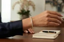 Model gelang emas elegan dan mewah.Foto: AI Generated