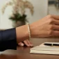 Model gelang emas elegan dan mewah.Foto: AI Generated