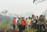 Prabowo meninjau kebakaran hutan dan lahan di Kalimantan Barat, Sabtu (22/8/2026). (Liputan6.com/Lizsa Egeham).