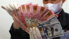 Rupiah menguat ke Rp18.141 per dolar AS pada perdagangan Kamis.(Foto : Liputan6.com/Johan Tallo)