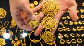 Daftar harga emas perhiasan berdasarkan kadar karat pada Kamis, 29 Oktober 2026. (Foto : CHAIDEER MAHYUDDIN/AFP)