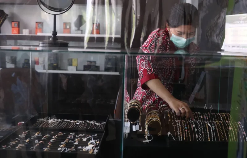 Harga emas Antam naik Rp20.000 menjadi Rp2.592.000 per gram.(Foto : Liputan6.com/Angga Yuniar)