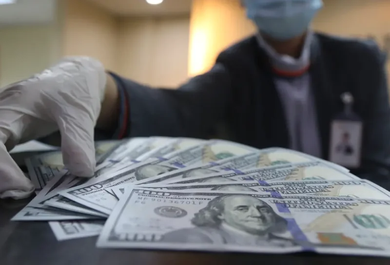 Rupiah menguat ke Rp18.123 per dolar AS setelah investor merespons sinyal dovish The Fed.(Foto : Liputan6.com/Angga Yuniar)