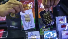 Harga emas Antam, UBS, dan Galeri24 di Pegadaian pada Selasa, 27 Oktober 2026.(Foto : Liputan6.com/Angga Yuniar)