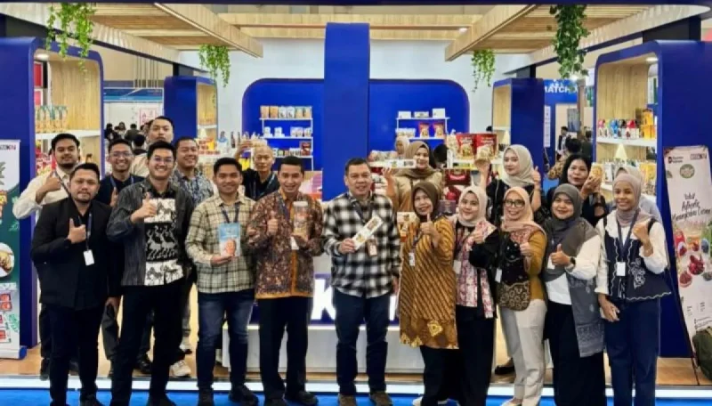 Siti Nurbaya Food, UMKM binaan KAI Divre II Sumbar, meraih penghargaan Terbaik II IHYA 2026 kategori industri makanan halal
