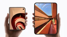 Tampilan iPhone Duo dalam keadaan terbuka dan tertutup. (Apple Newsroom)