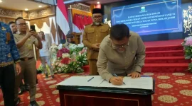 BAM DPR RI dan pemerintah daerah menyepakati empat poin penyelesaian konflik agraria Zona Merah Kota Jambi.(Foto : Tribun Jambi/Sopianto)
