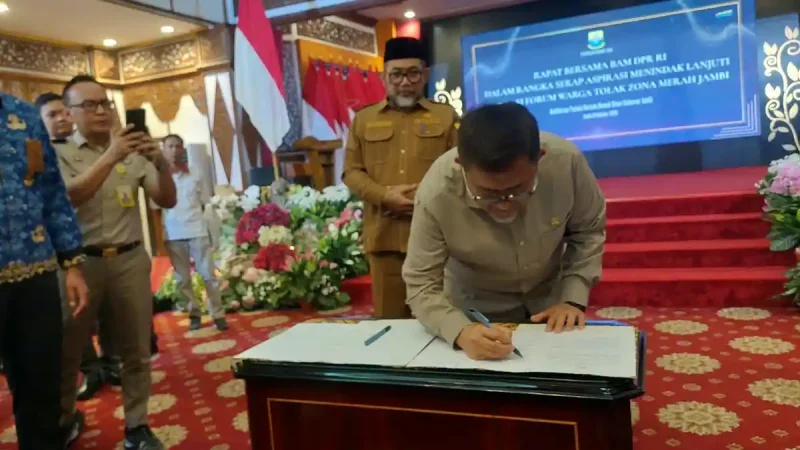 BAM DPR RI dan pemerintah daerah menyepakati empat poin penyelesaian konflik agraria Zona Merah Kota Jambi.(Foto : Tribun Jambi/Sopianto)