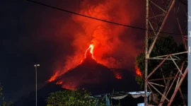 Kebakaran hutan melanda kawasan Gunung Arjuno-Welirang, Pasuruan.