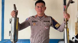 Satlantas Polres Kerinci menertibkan pengendara pengguna knalpot brong.
