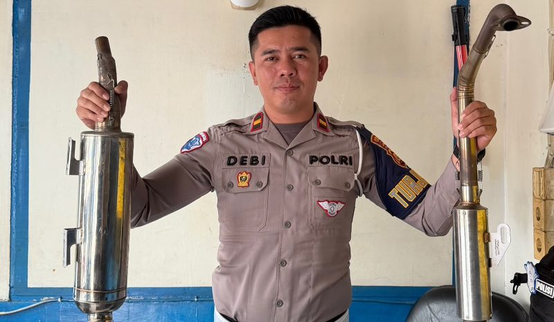 Satlantas Polres Kerinci menertibkan pengendara pengguna knalpot brong.