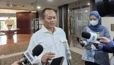 Sarmuji kepada wartawan usai menerima audiensi asosiasi industri, di Kantor Kementerian Perindustrian, Jakarta Selatan, Rabu (14/10/2026). tirto.id/Qanita