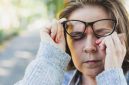 Paparan sinar UV, diabetes, dan penggunaan obat tertentu dapat meningkatkan risiko katarak pada usia muda.(Foto Ilustrasi : iStockphoto/Madrolly)