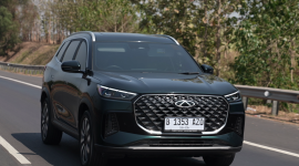 Chery Tiggo 8 CSH saat menjalani pengujian efisiensi perjalanan Jakarta-Semarang sejauh 452 km.(Foto : KOMPAS.com)
