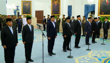 Pelantikan pejabat dalam reshuffle kabinet, Istana Negara, Jakarta, 15 Oktober 2026.(YouTube Sekretariat Presiden)