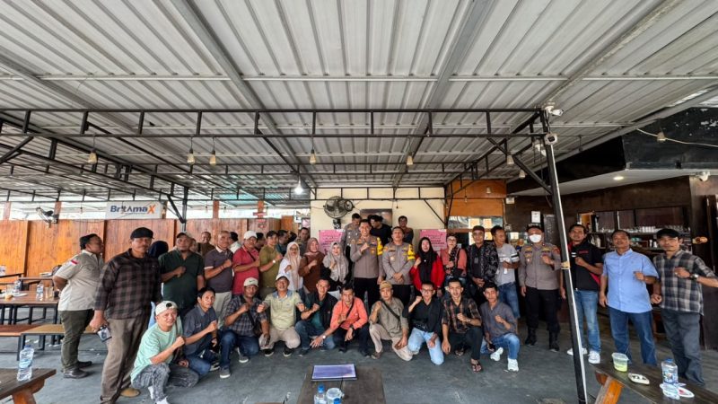 Kapolres Kerinci AKBP Hernawan Rizky Yudhantoro bersilaturahmi dengan insan pers di Marka Coffee.