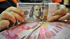 Nilai tukar rupiah melemah ke Rp17.917 per dolar AS pada perdagangan Senin (5/10/2026).(FOTO:ANTARA/Yudhi Mahatma)