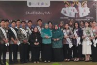 Sri Kartini Alfin saat membekali finalis Bujang Gadis 2026.