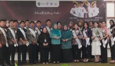 Sri Kartini Alfin saat membekali finalis Bujang Gadis 2026.